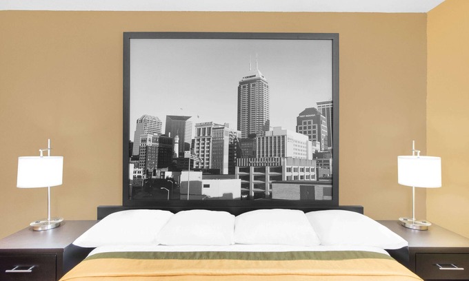 Terre Haute Hotel | Super 8 by Wyndham Terre Haute