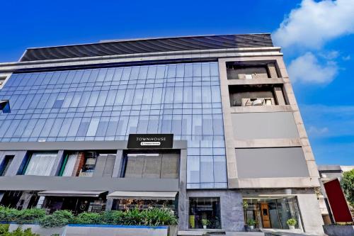 Vashi Hotel | Super Townhouse PBG Mall Vashi