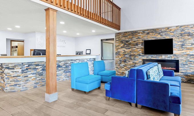 Beaumont Hotel | SureStay Plus by Best Western Beaumont