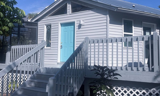 Sanibel Cottage | Surrounded by Nature - 28 Day Rental - completely renovated after Hurricane Ian.