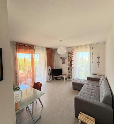 Juvignac Apartment | T2 Air conditioning Terrace & Parking near Montpellier