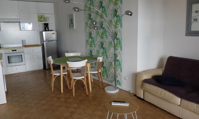 Gambetta Apartment | T2 les pins