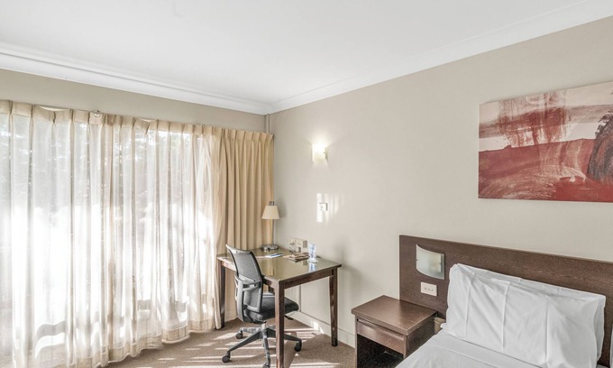 Ainslie Hotel | Tall Trees Ainslie Motel