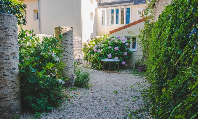 Pornic Cottage | Terraced house with enclosed garden and terrace 200m from the beach - Old Port of Pornic
