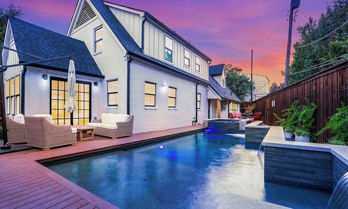 Kessler House | The Allison House: Historic Dallas Home w/Pool and Hot Tub in Quiet Neighborhood
