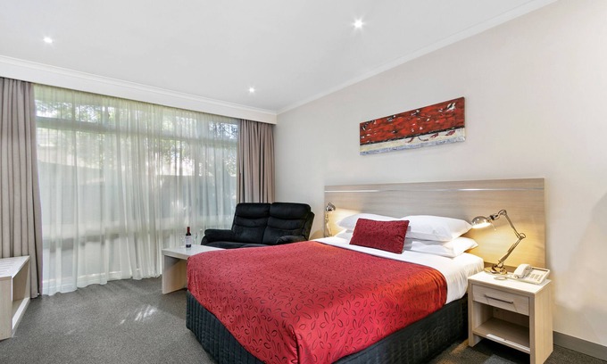 Sale Hotel | The Aspen & Apartments