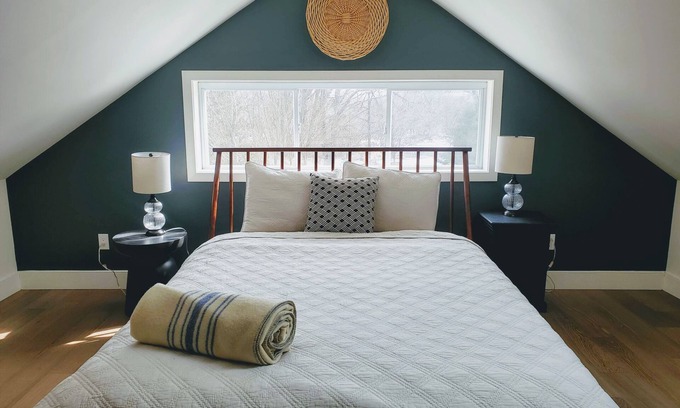 Bloomfield House | The Bellflower, Bloomfield
