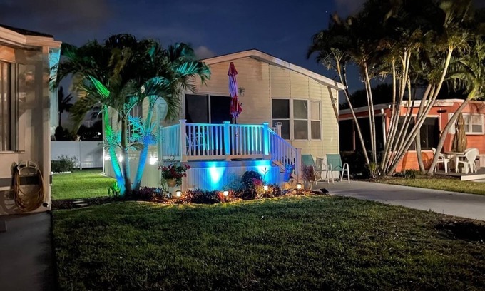 Hutchinson Island South Cottage | The Bitcoin Beach House on Hutchinson Island - Great Location!