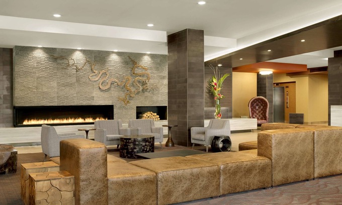 Columbia Hotel | The Broadway Columbia - a DoubleTree by Hilton