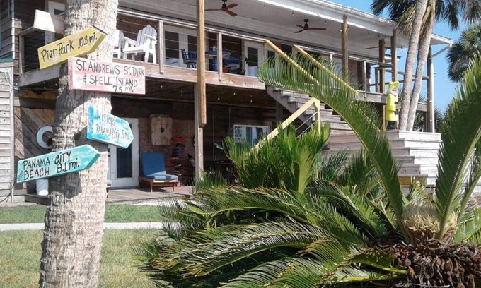 Pretty Bayou House | The Bungalow - Quiet and Relaxing Oasis