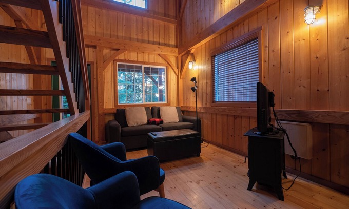 Ucluelet Cabin | The Cabins - 2 Bedroom - Rainforest Starboard Side!