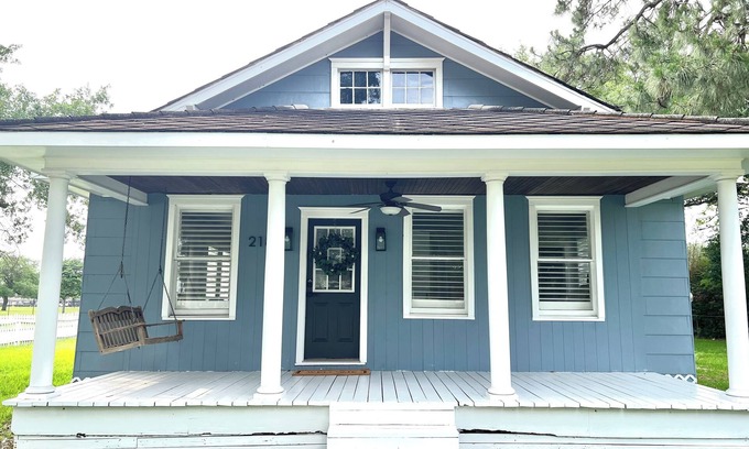 Webster Cottage | The Cardinal Cottage: Charming 1930s Restored Farmhouse In the Heart of Webster