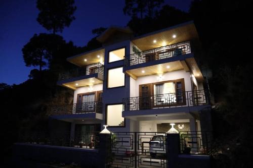 Kumarhatti Apartment | The Cerro Rico - 3 BHK Modern Villa