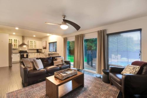 Yuba City House | The Charming Home with a Pool