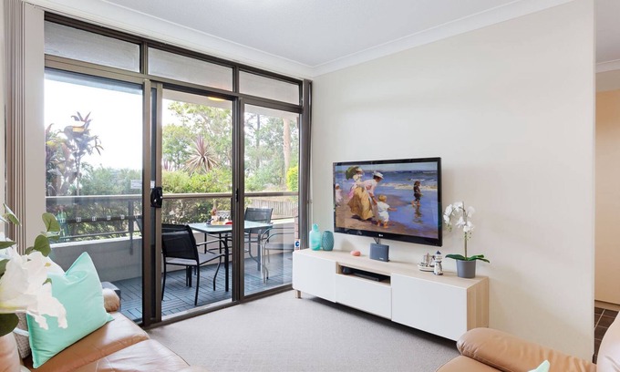 Nelson Bay Apartment | The Commodore 22, 9 Donald St - Wi-Fi, Air Conditioning