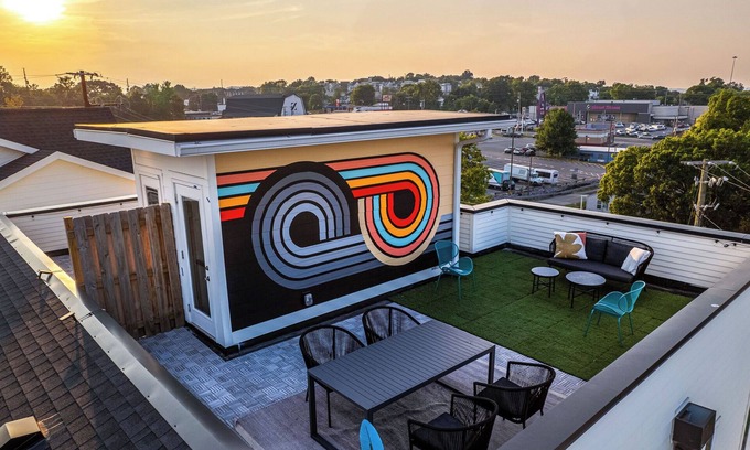Nashville House | The Disco Den - Private Rooftop - Mins to Broadway