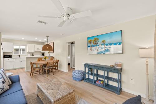 Sanibel Hotel | The Driftwood Inn