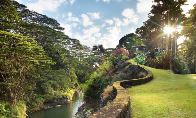 Hilo House | The Falls at Reed's Island