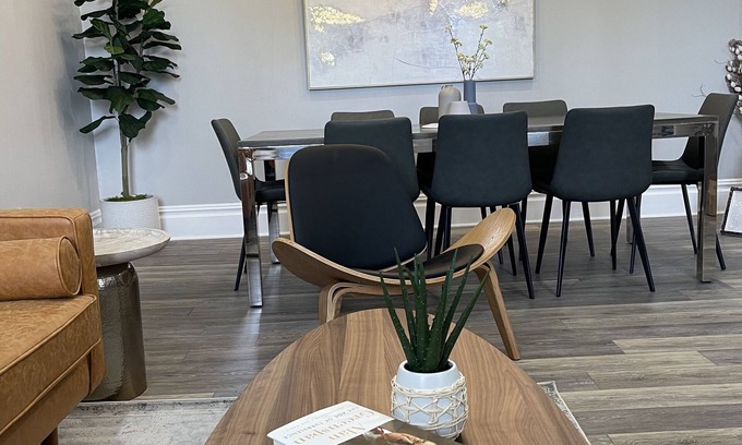 Downtown Niagara Falls House | The Falls House - Luxury Modern 3 Bedrooms Apt