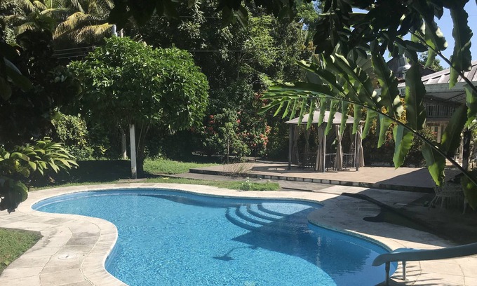 Santa Barbara Cottage | THE FINCA PIEDAD CHIPO