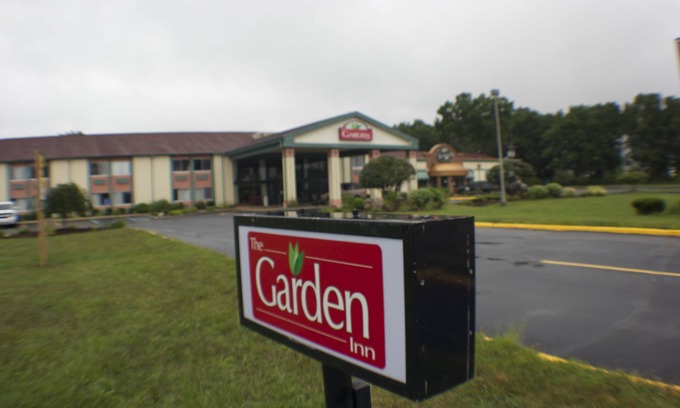 Elkhart Hotel | The Garden Inn