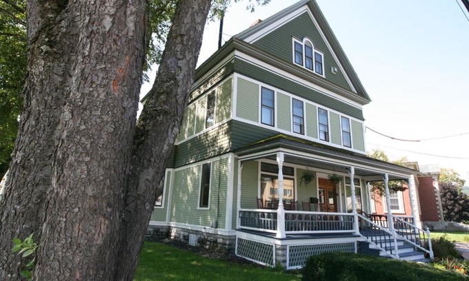 Ludlow Bed & Breakfast | The Governor's Inn
