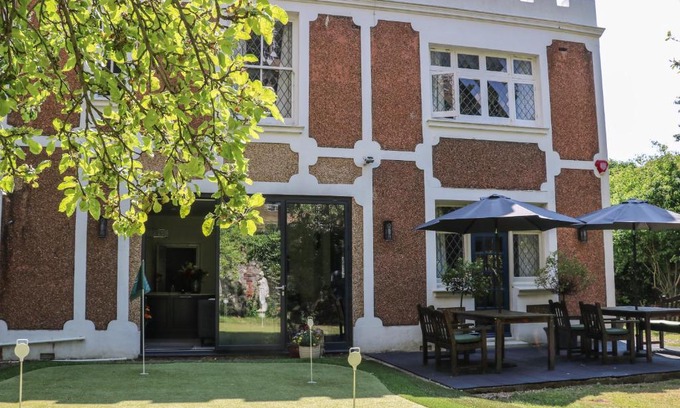 Hove House | The Hideaway