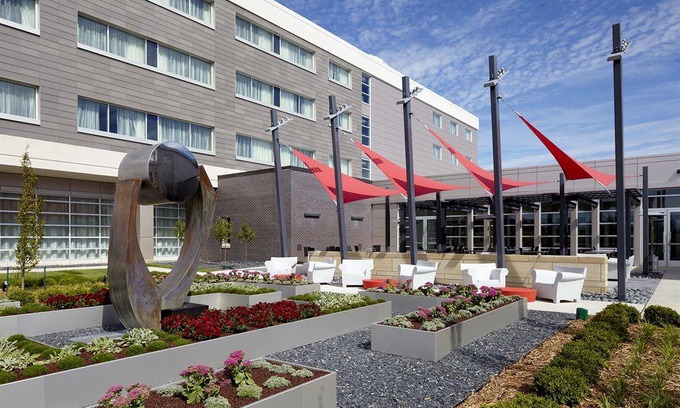Cedar Rapids - Iowa City Hotel | The Hotel at Kirkwood Center
