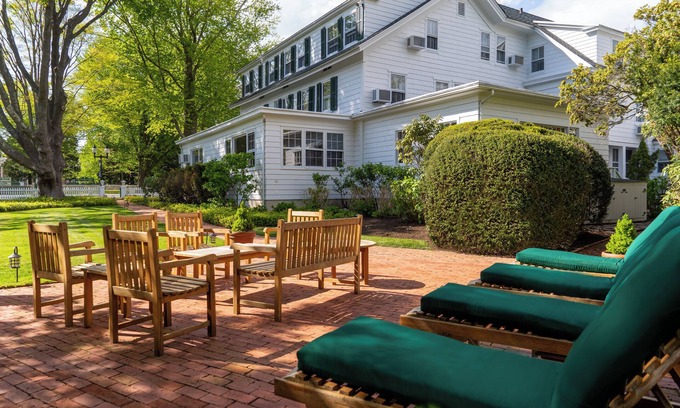 Egypt Lane Historic District Bed & Breakfast | The Huntting Inn