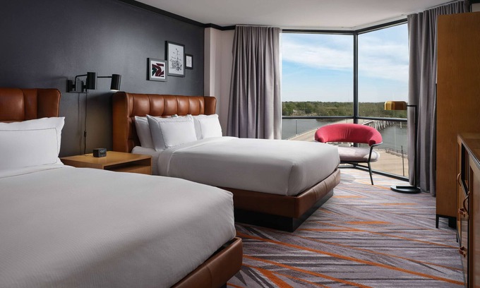 Victoria Boulevard Historic District Hotel | The Landing at Hampton Marina, Tapestry Collection by Hilton