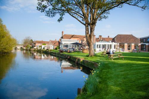 Salisbury Hotel | The Legacy Rose & Crown Hotel