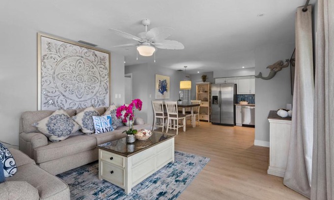 Mid Island Apartment | The Lime Margarita at the Anchorage