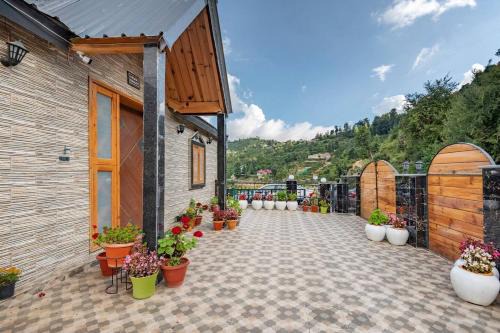 Mukteshwar Ski Chalet | The Lookout - Luxurious Villa at Mukteshwar