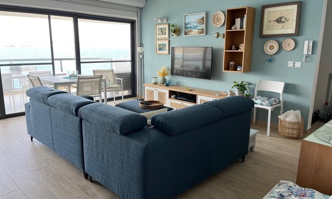 Għadira Apartment | The Moll Apartment - Seaside Holiday Home