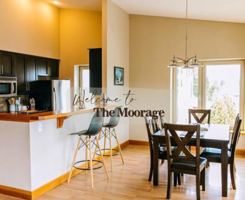 Ucluelet Apartment | The Moorage - Luxury 2 bed & 2 bath Condo on Marina