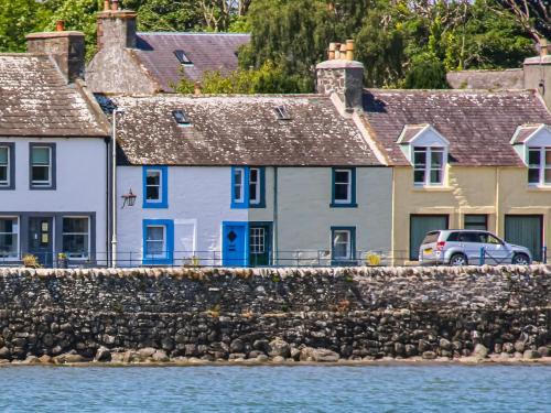 Garlieston House | The Moorings