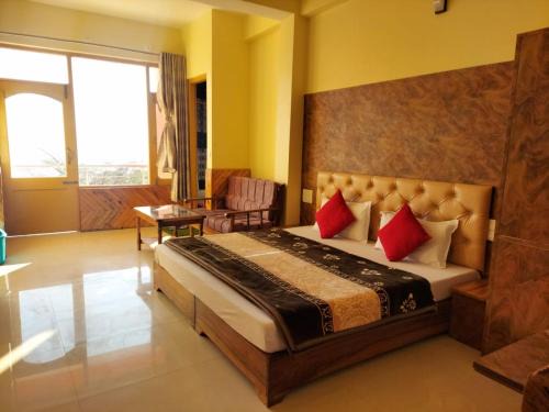 Rewalsar Hotel | The Mountain Paradise