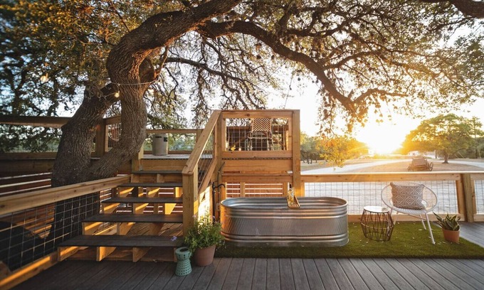 Dripping Springs Apartment | The Nest, Yurt in trees w/Lux bath & outdoor tub