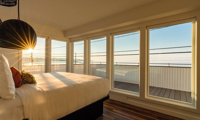 York Beach Hotel | The Nevada