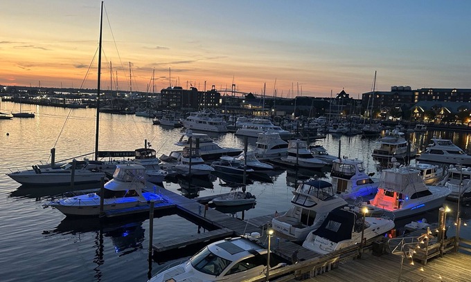 Newport Hotel | The Newport Harbor Hotel & Marina