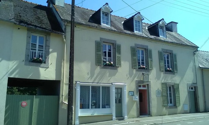 Chateauneuf-du-Faou Bed & Breakfast | The Old Bakery