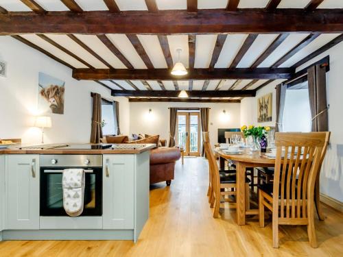 Hewelsfield House | The Old Granary - Uk12135