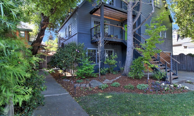 University South House | The Palo Alto Treehouse
