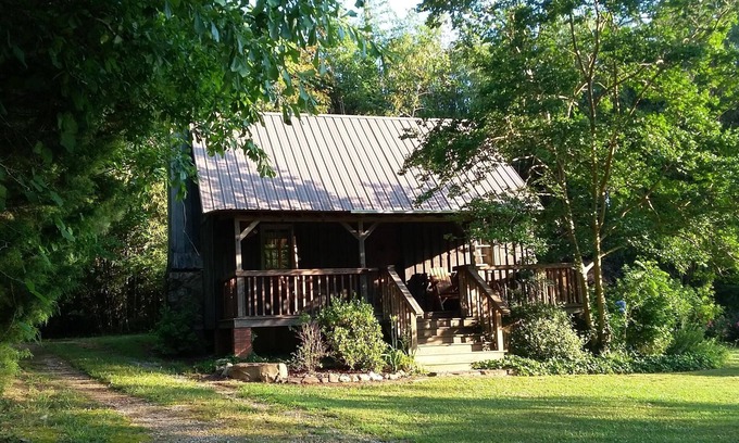 Chelsea Cabin | The Peaceful Retreat Near Birmingham