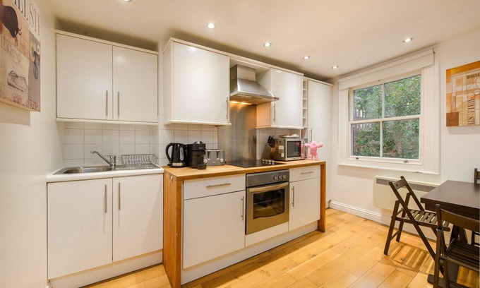 Holborn and Covent Garden Apartment | The Play Pen - Holborn - by Frankie Says