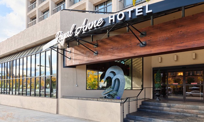 Kelowna Central Business District Hotel | The Royal Anne Hotel