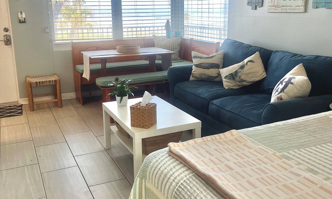Lenox Park Apartment | The Sea Star is an adorable beach front studio with a gorgeous ocean view!