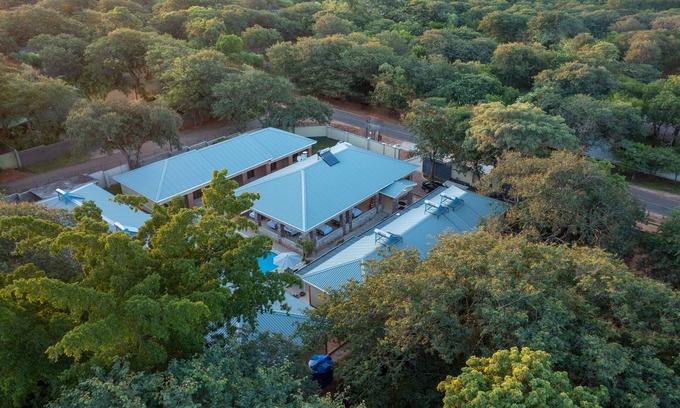 Victoria Falls Bed & Breakfast | The Shrub lodge