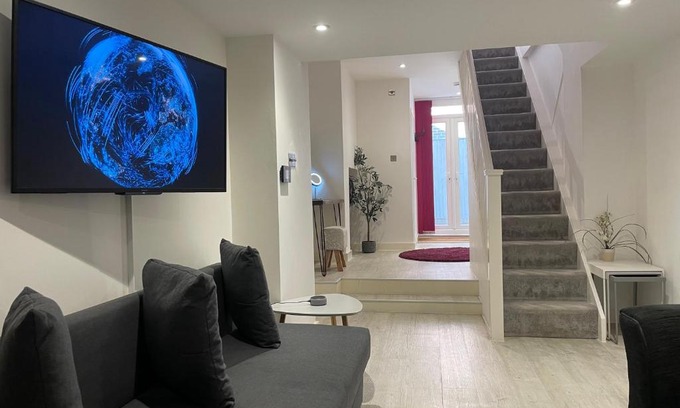 Royal Tunbridge Wells Apartment | The Snap Pad Boutique Apartment