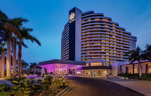 Broadbeach Hotel | The Star Grand at The Star Gold Coast
